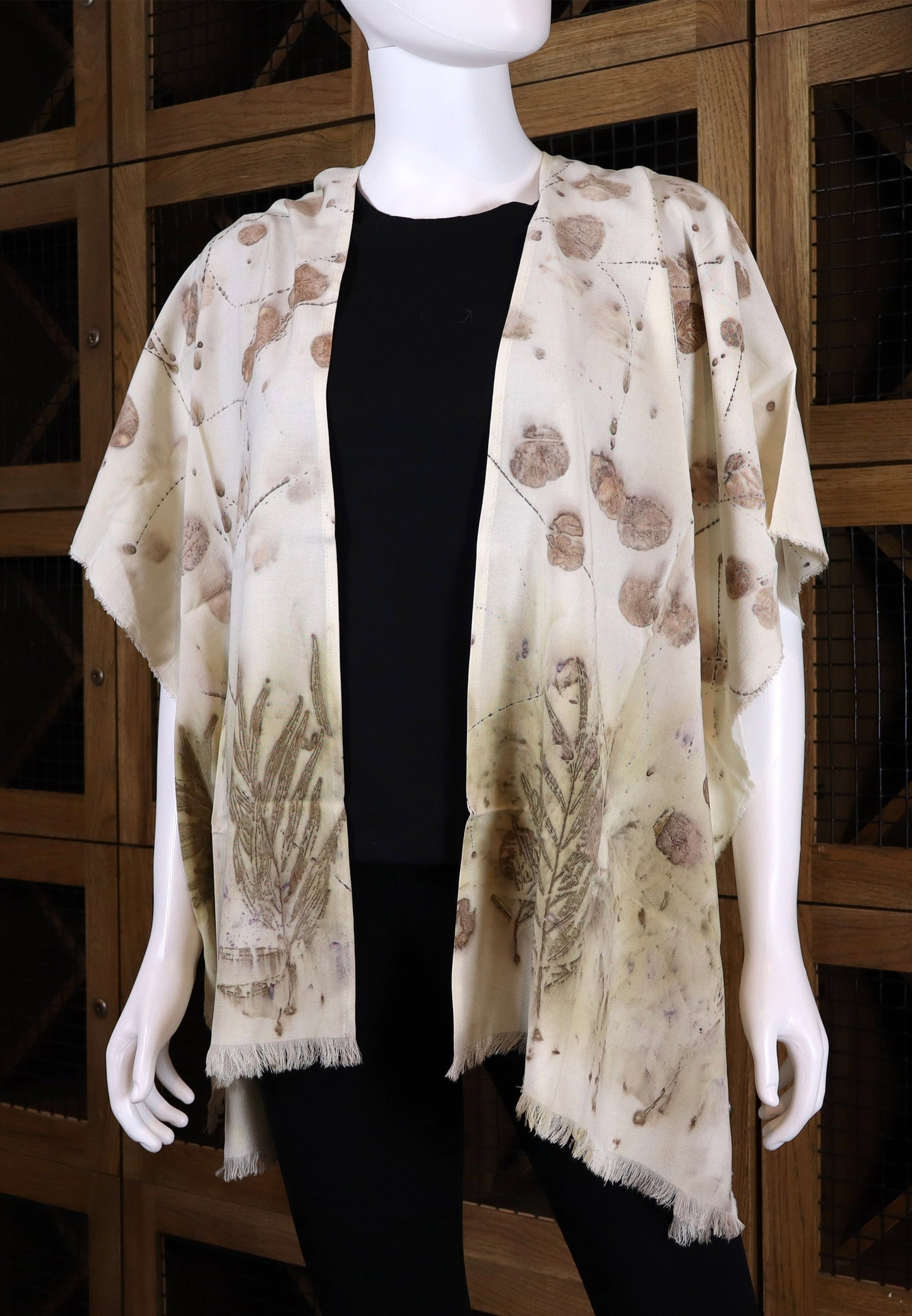 Elegant Natural kimono Print Leaves and Flowers