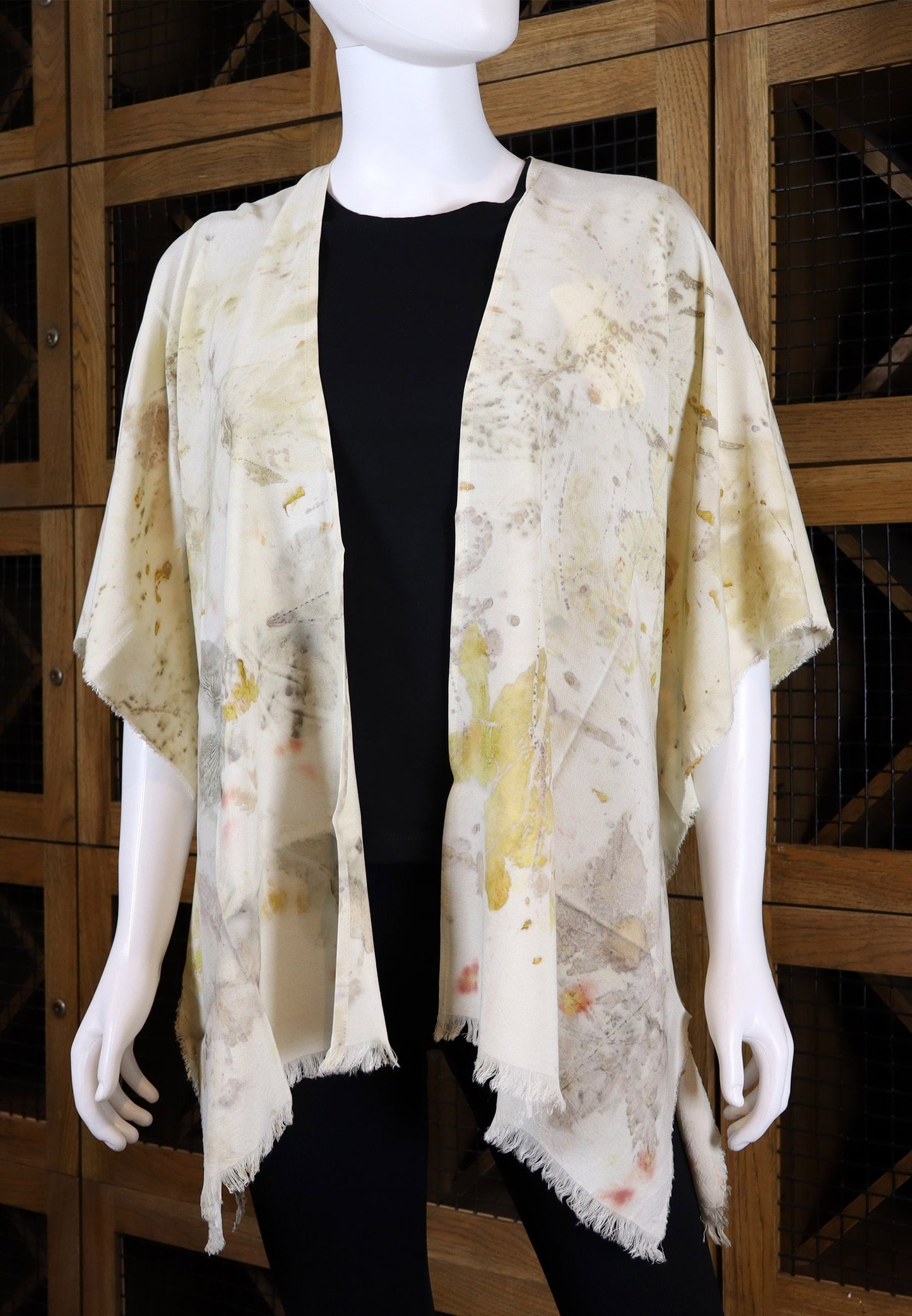 Elegant Natural kimono Print Leaves and Flowers