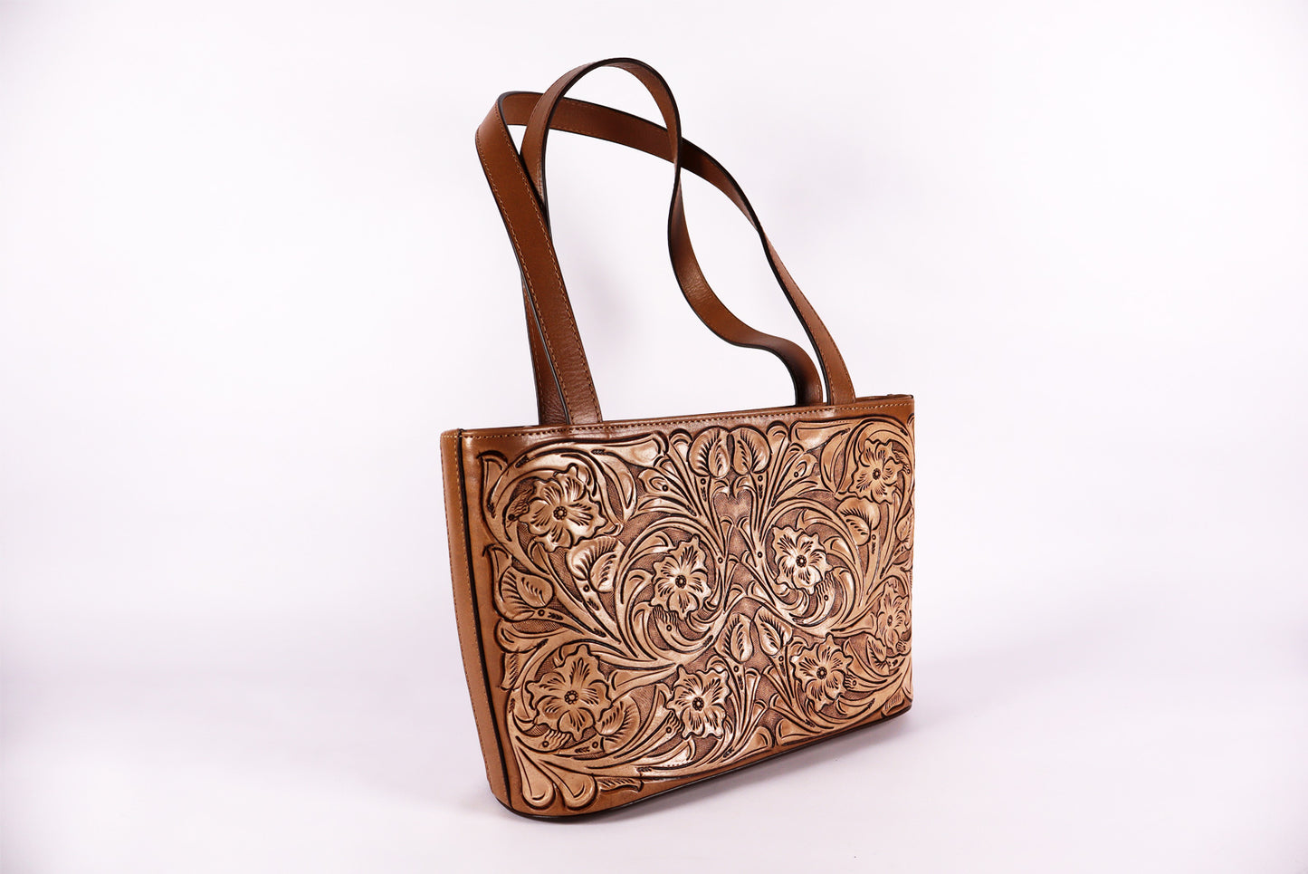 Tooled Leather Desert Bag – Timeless Craftsmanship, Modern Elegance