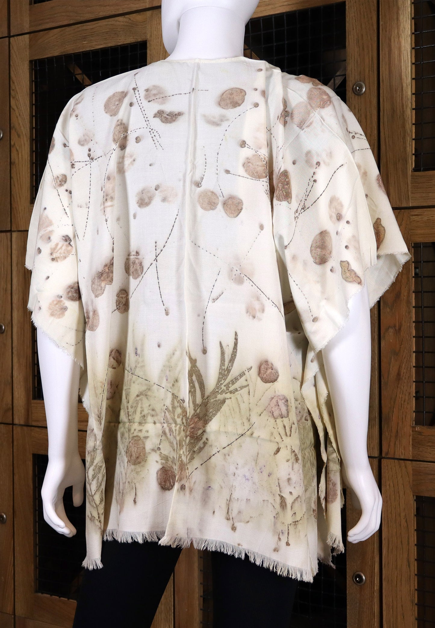 Elegant Natural kimono Print Leaves and Flowers