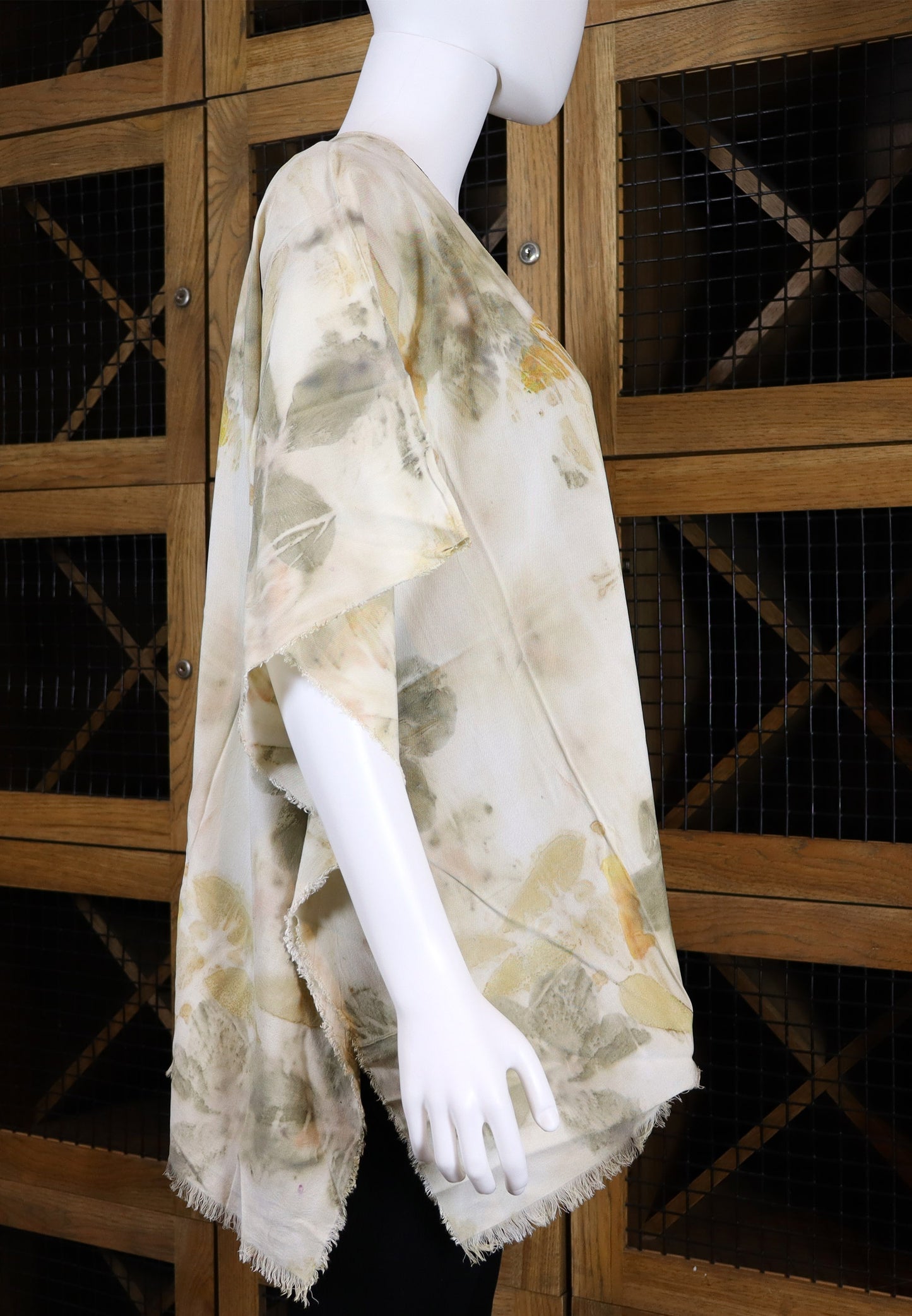 Elegant Natural kimono Print Leaves and Flowers