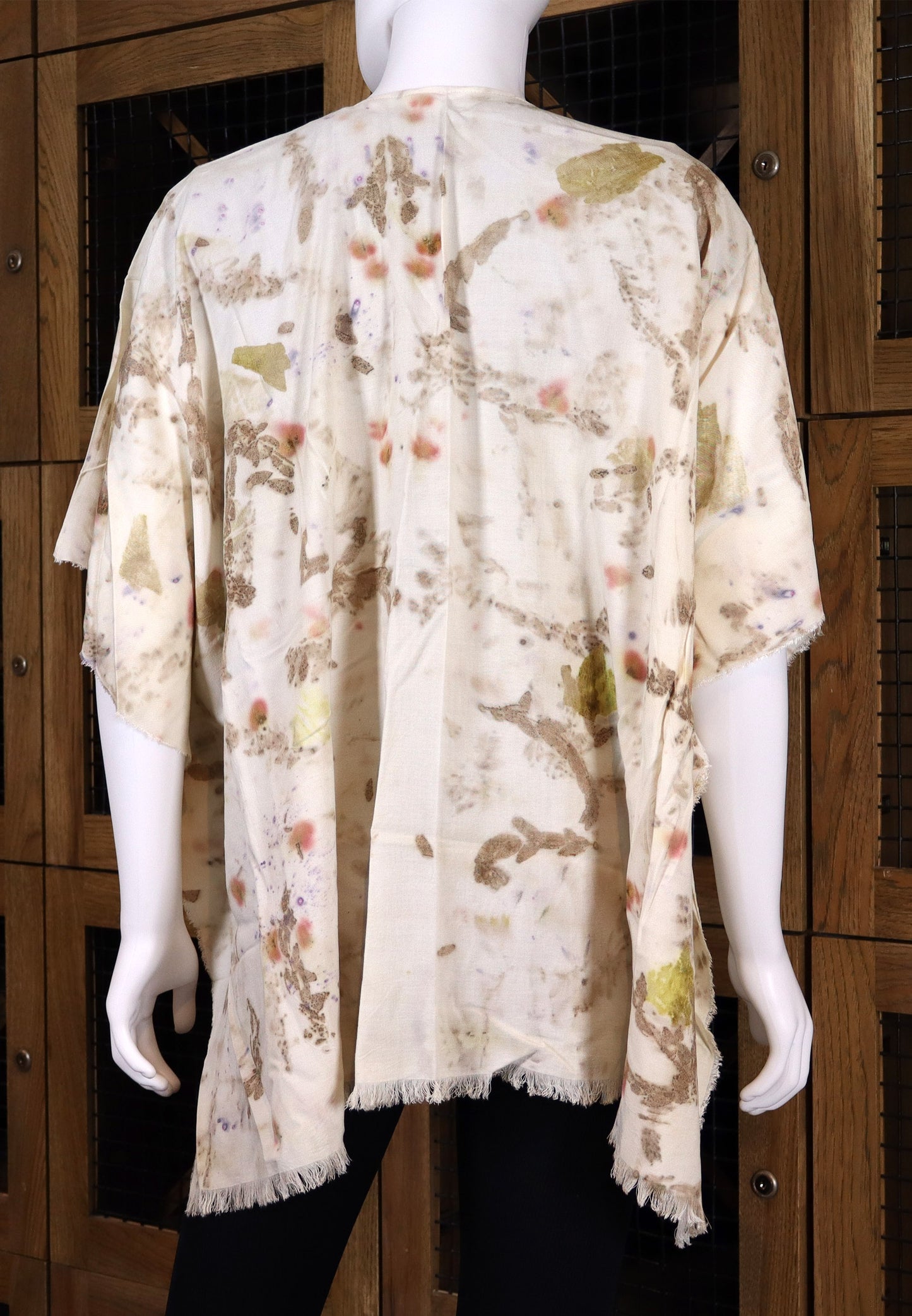 Elegant Natural kimono Print Leaves and Flowers