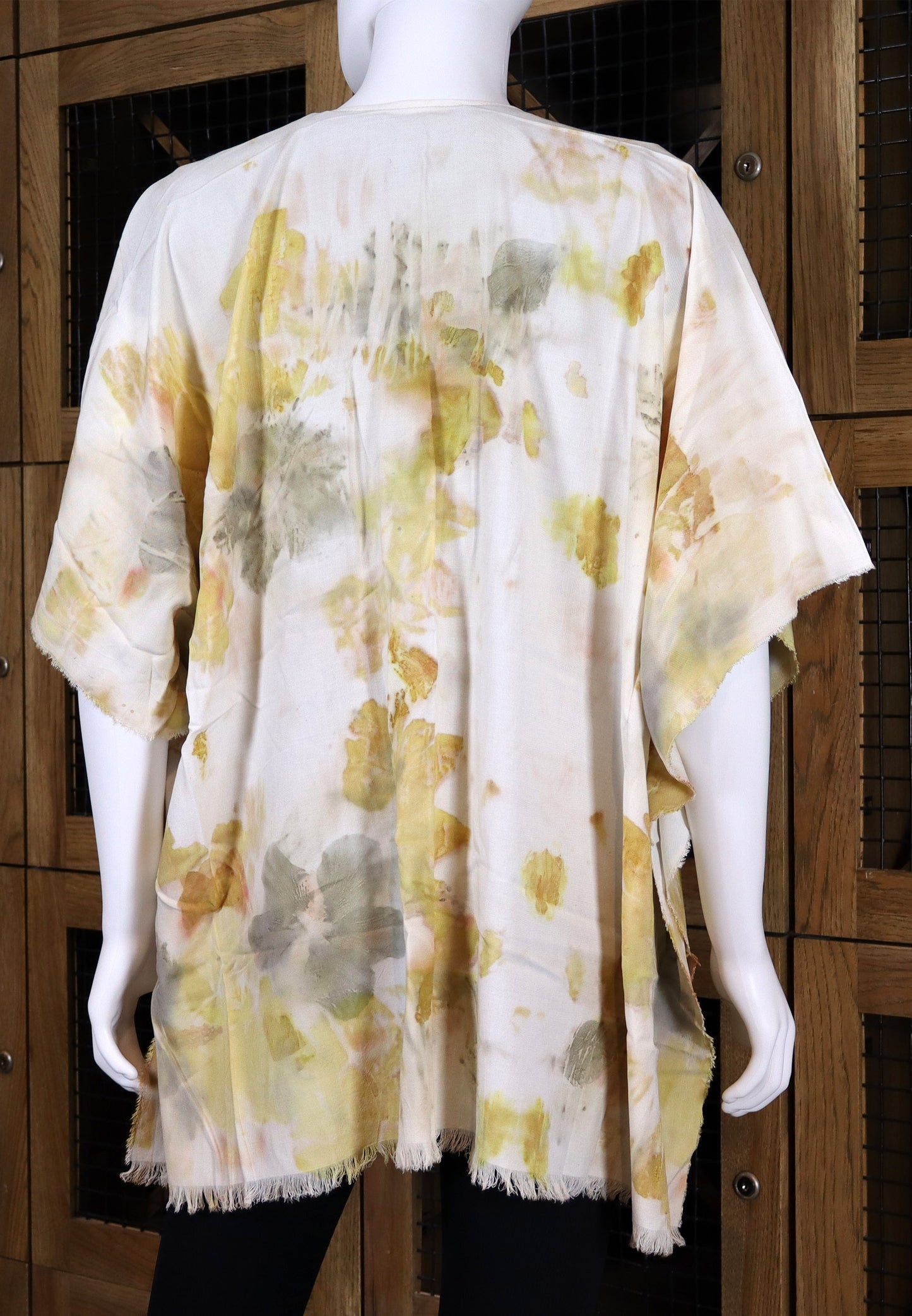 Elegant Natural kimono Print Leaves and Flowers