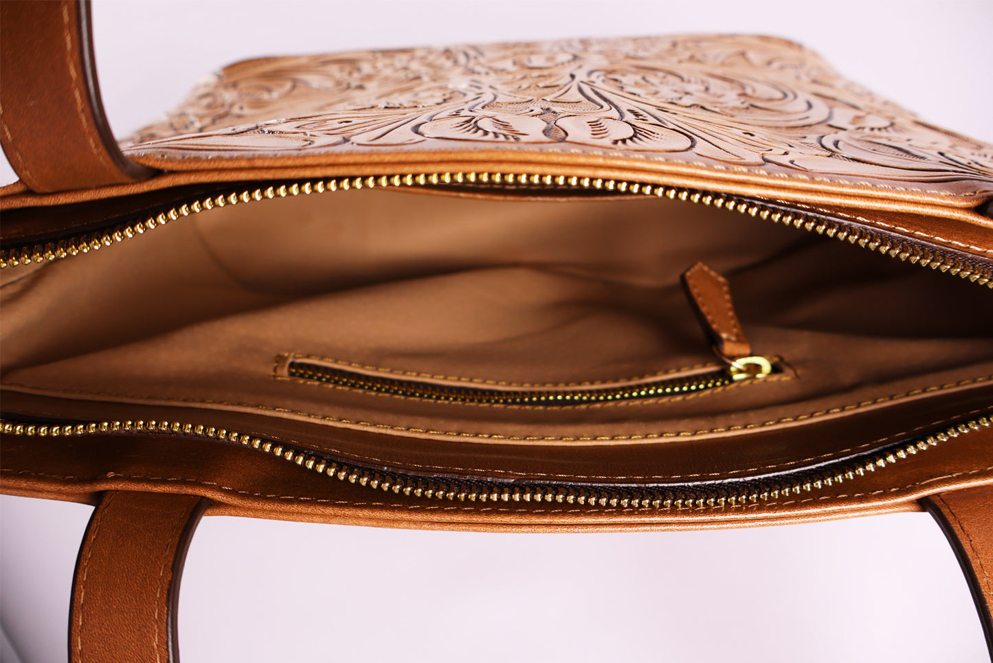 Tooled Leather Desert Bag – Timeless Craftsmanship, Modern Elegance