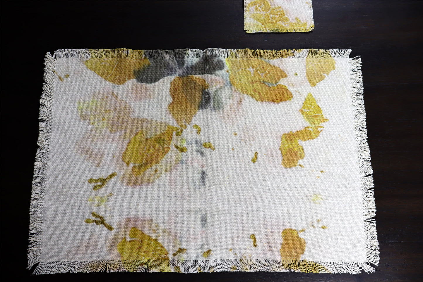 Beautiful Set of 4 Placemats, 4 Coasters, Ecoprint, Natural Cotton, Handmade dyed.