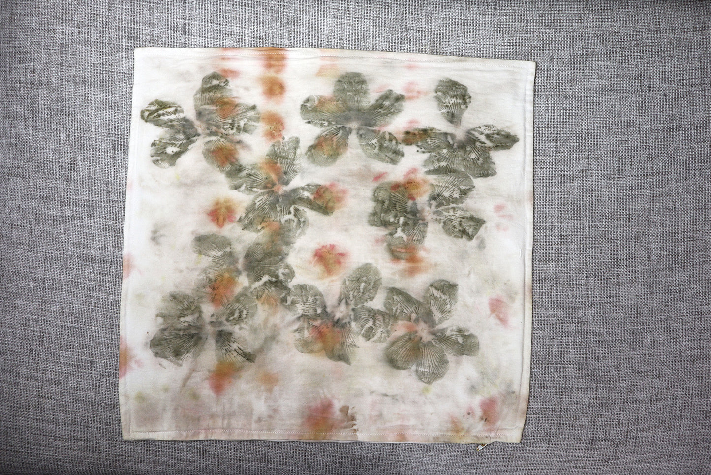 Fashion Natural Pillow, Ecoprint, Unique Design, Handmade dyed, Organic Cotton.