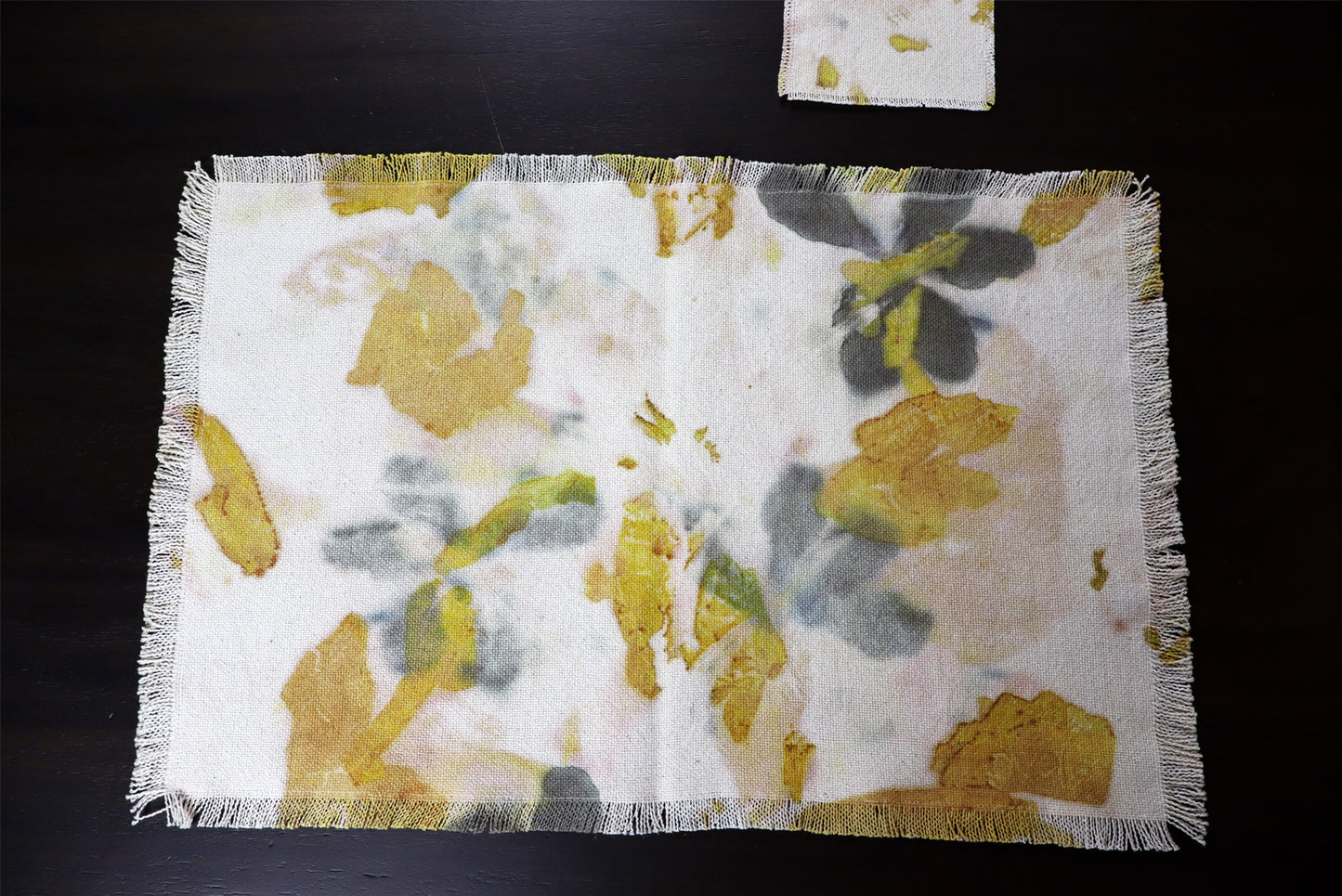 Beautiful Set of 4 Placemats, 4 Coasters, Ecoprint, Natural Cotton, Handmade dyed.