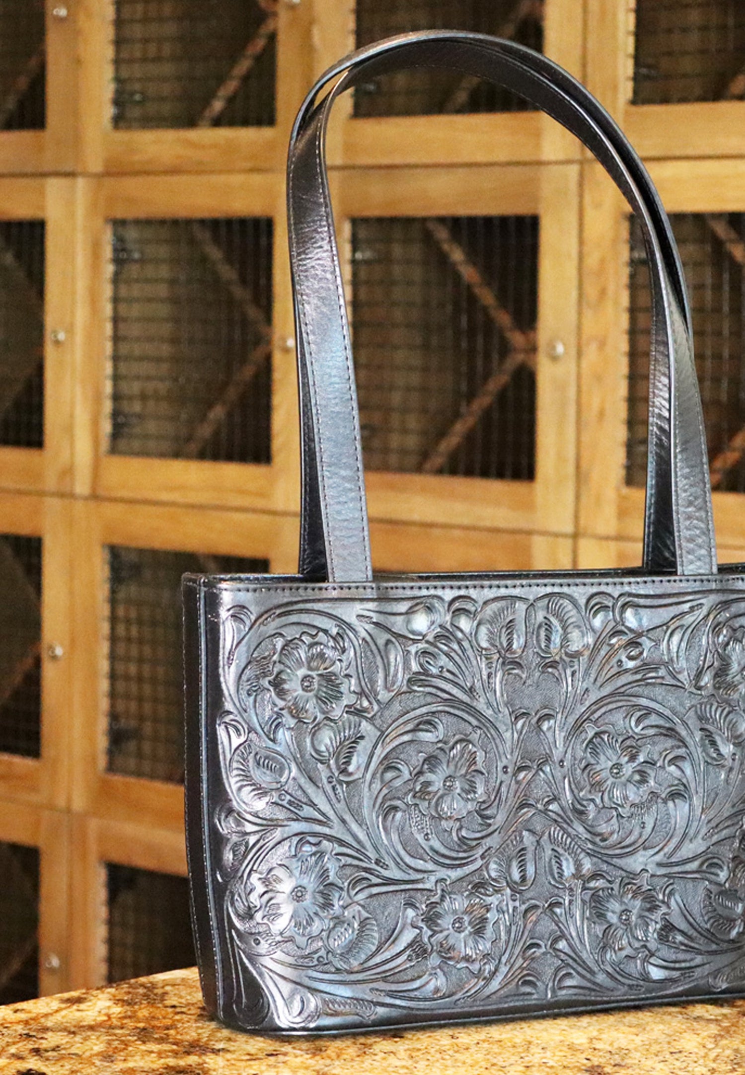 SHOULDERBACK LEATHER BAGS