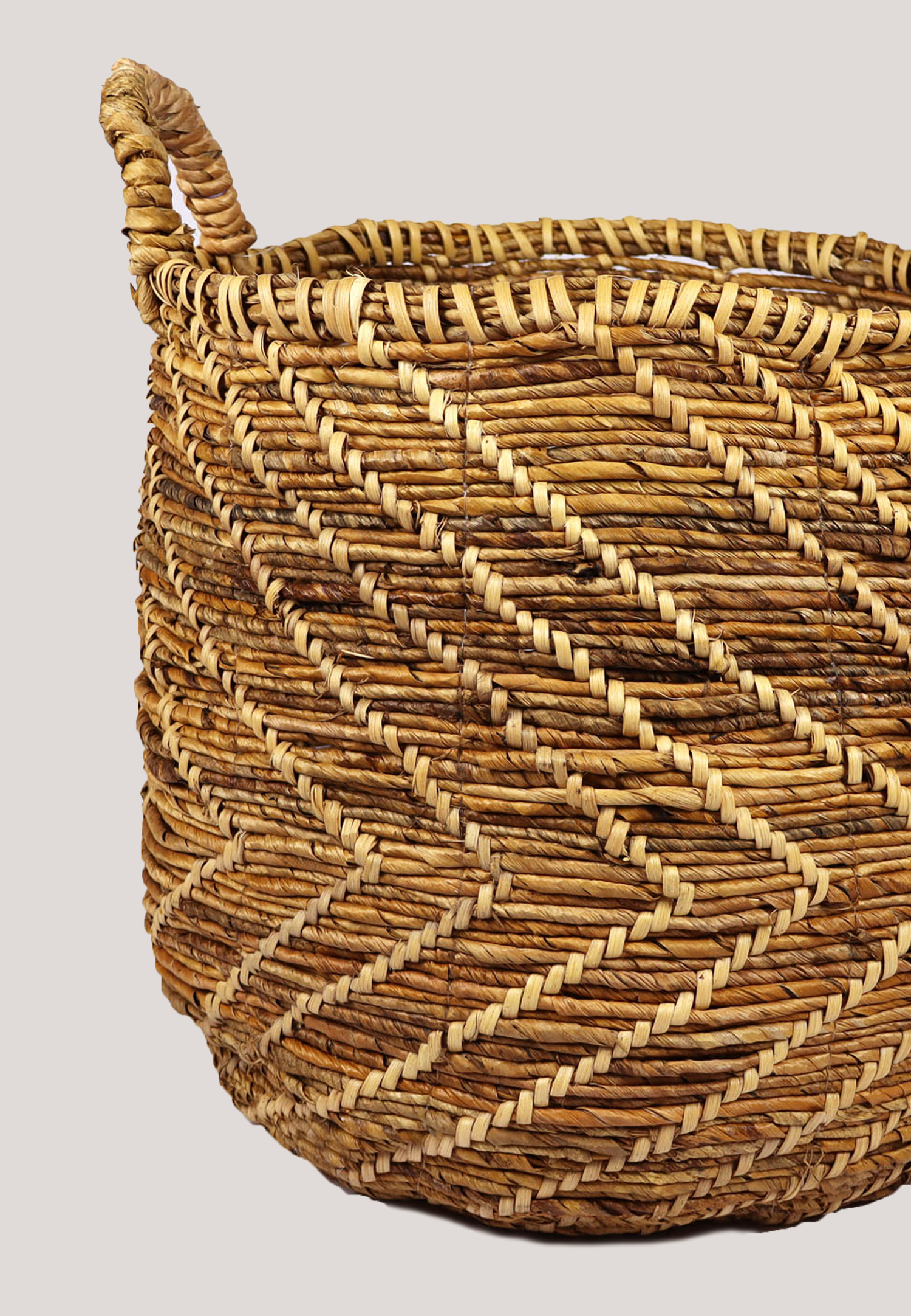BASKETS, DECORATION & WOVEN WALL BASKETS