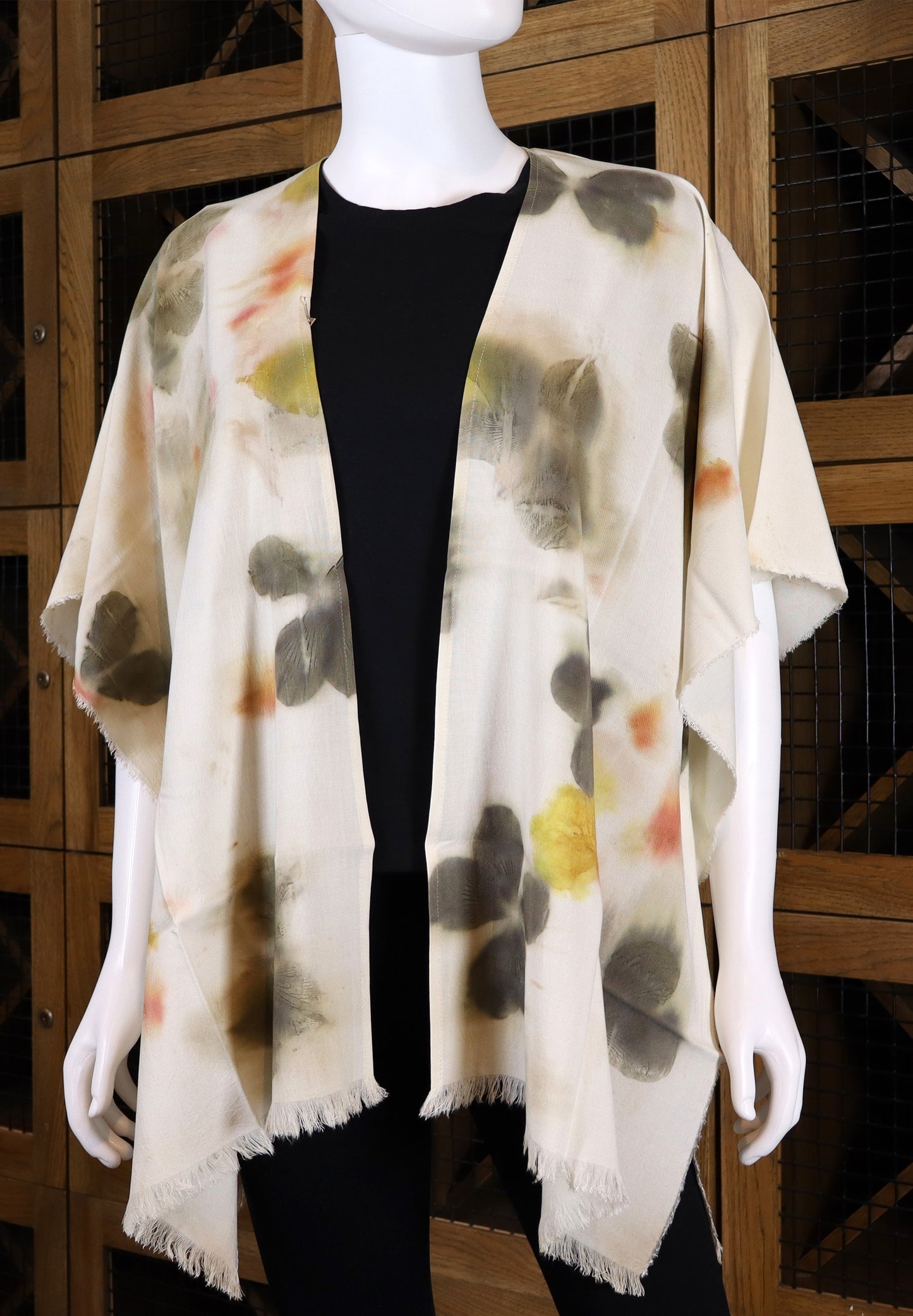 Elegant Natural kimono Print Leaves and Flowers