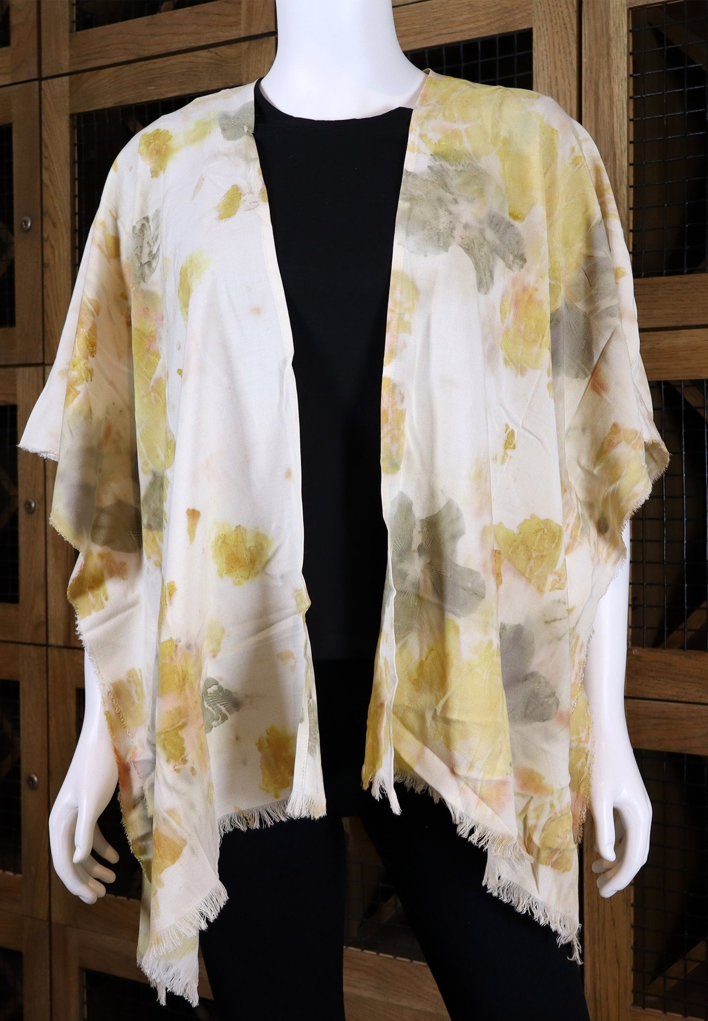 Elegant Natural kimono Print Leaves and Flowers