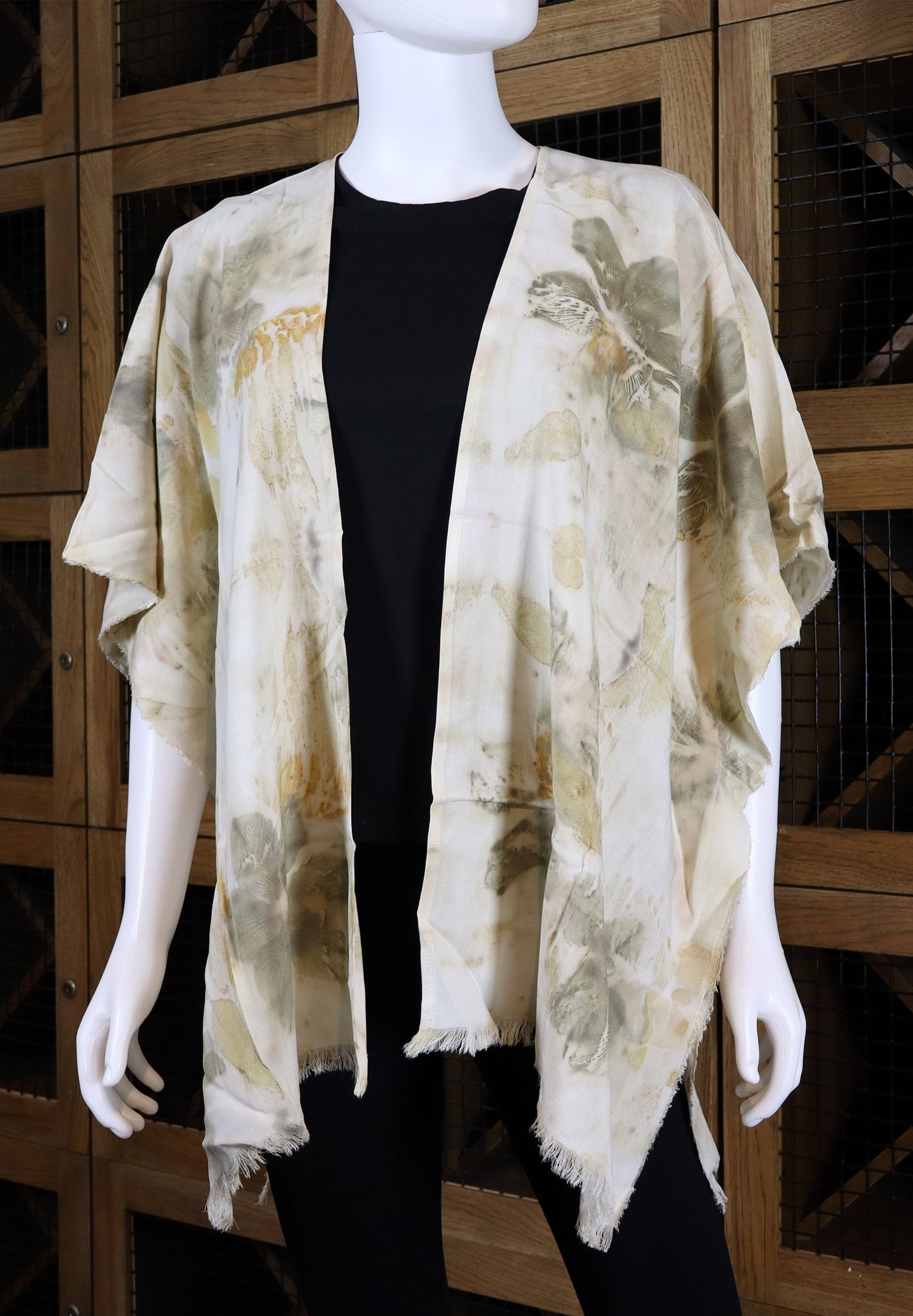 Elegant Natural kimono Print Leaves and Flowers