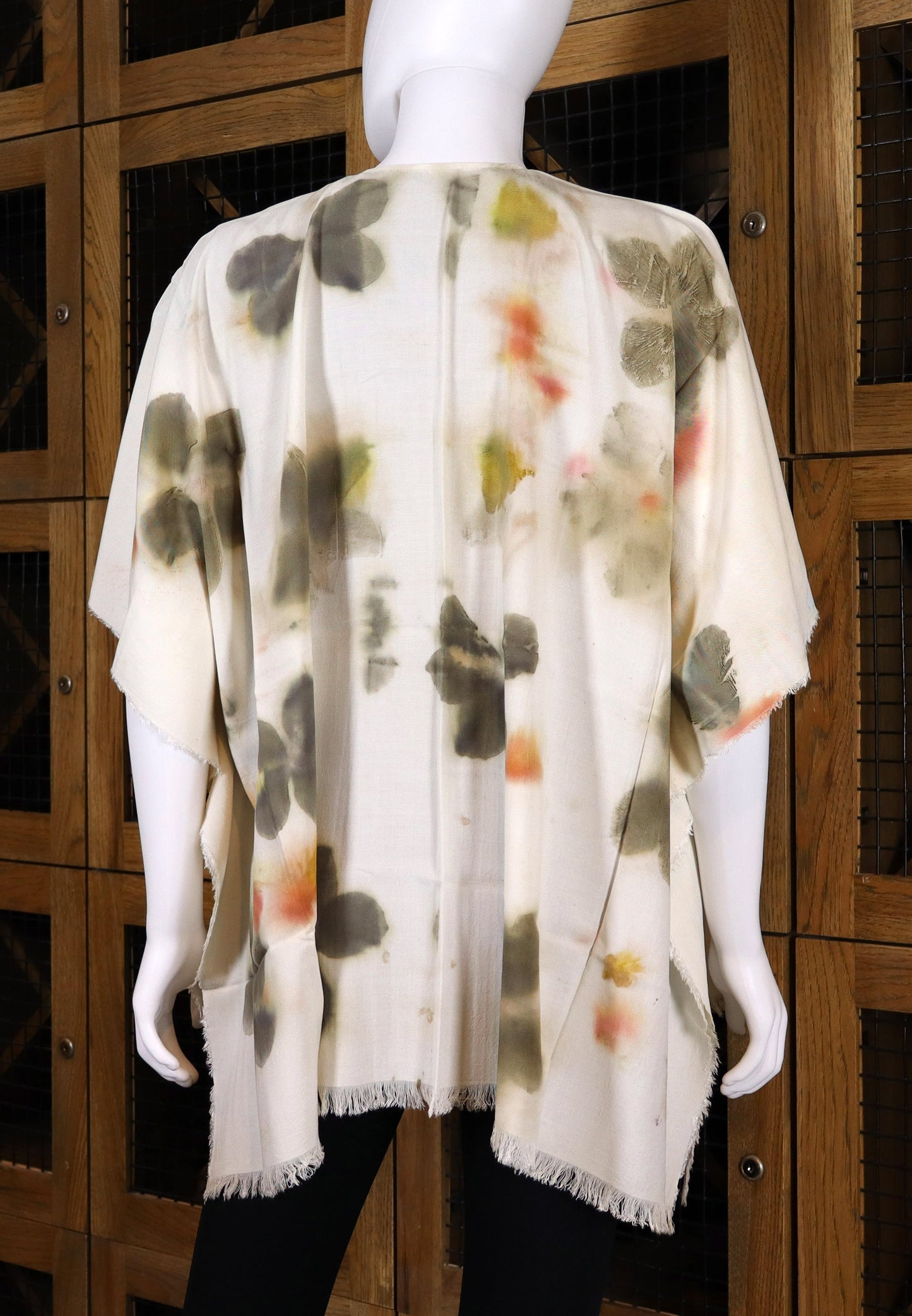 Elegant Natural kimono Print Leaves and Flowers