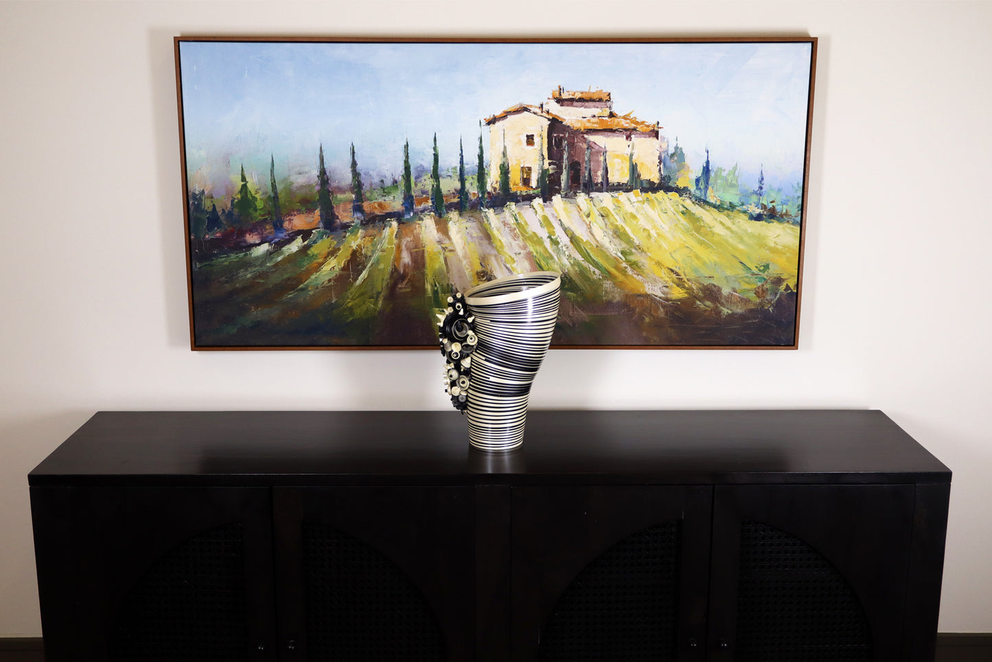 Artisan Paper Vase in Elegant Monochrome - Handmade Beauty for Stylish Spaces