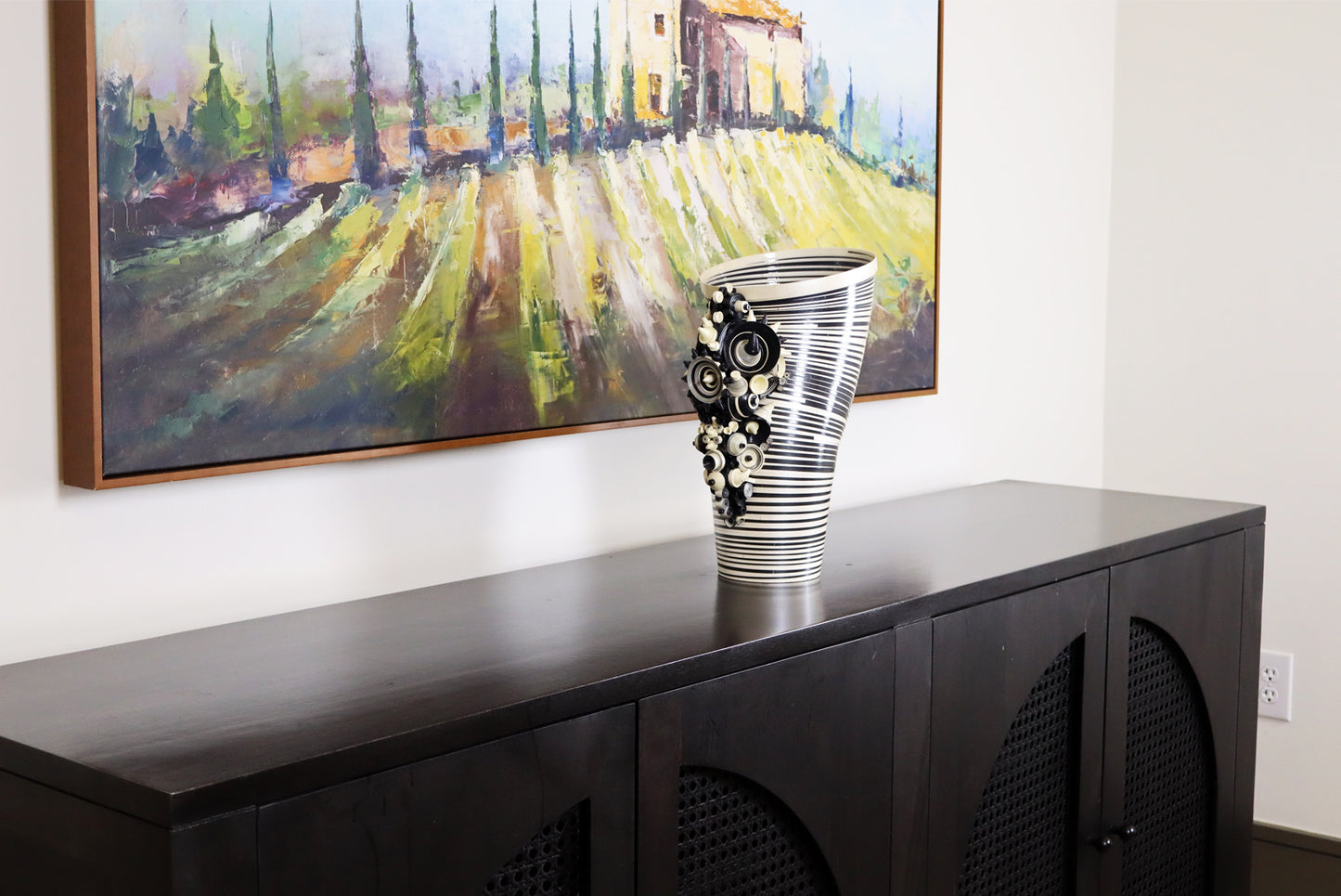 Artisan Paper Vase in Elegant Monochrome - Handmade Beauty for Stylish Spaces